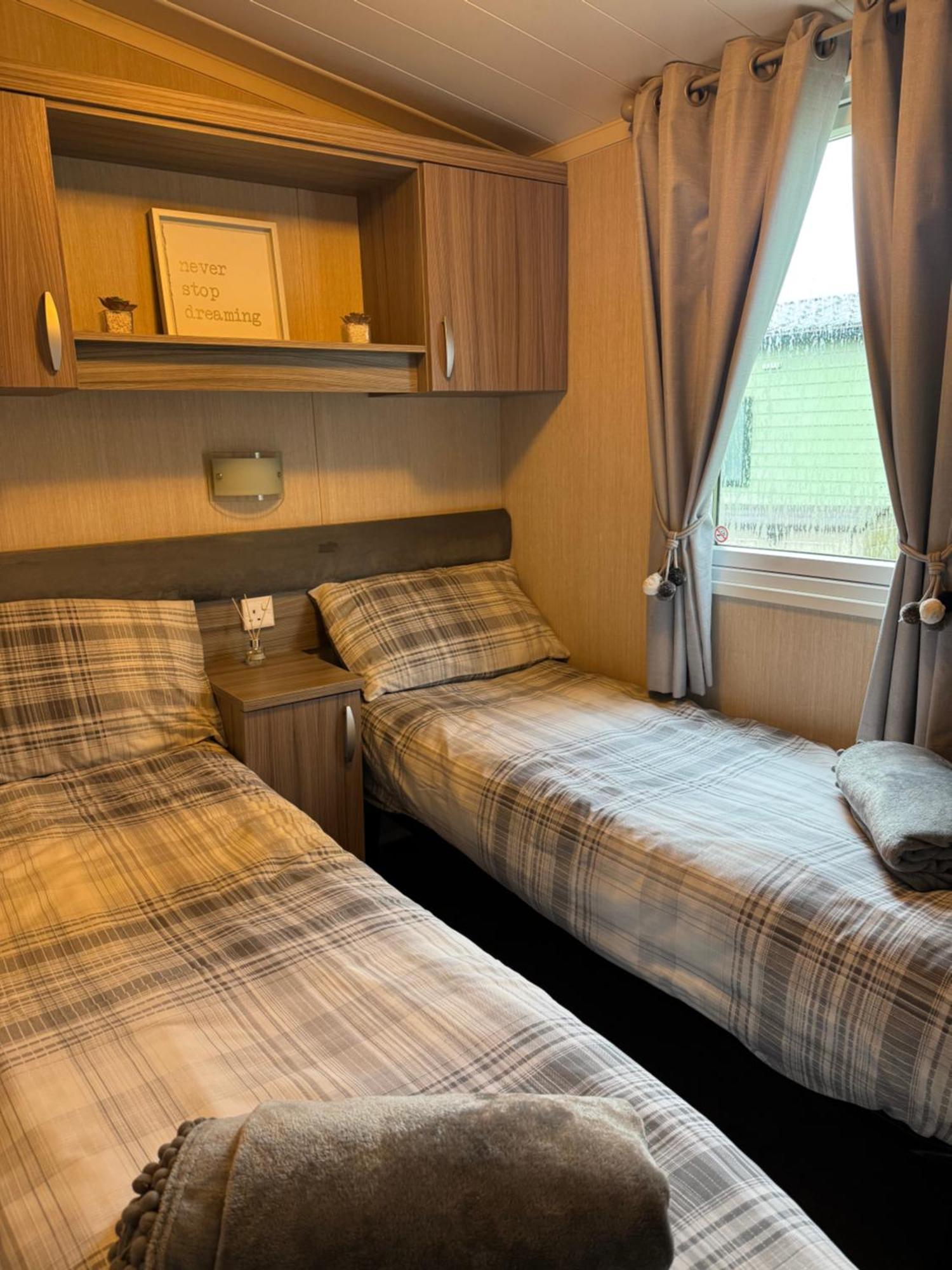Silver Birch Retreat - Percy Woods Country Retreat With 18 Hole Free Golf Alnwick Bagian luar foto